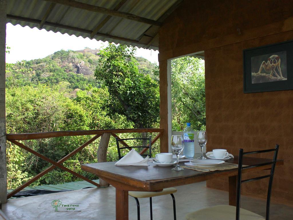 The Thick Forest Villa Sigiriya Buitenkant foto