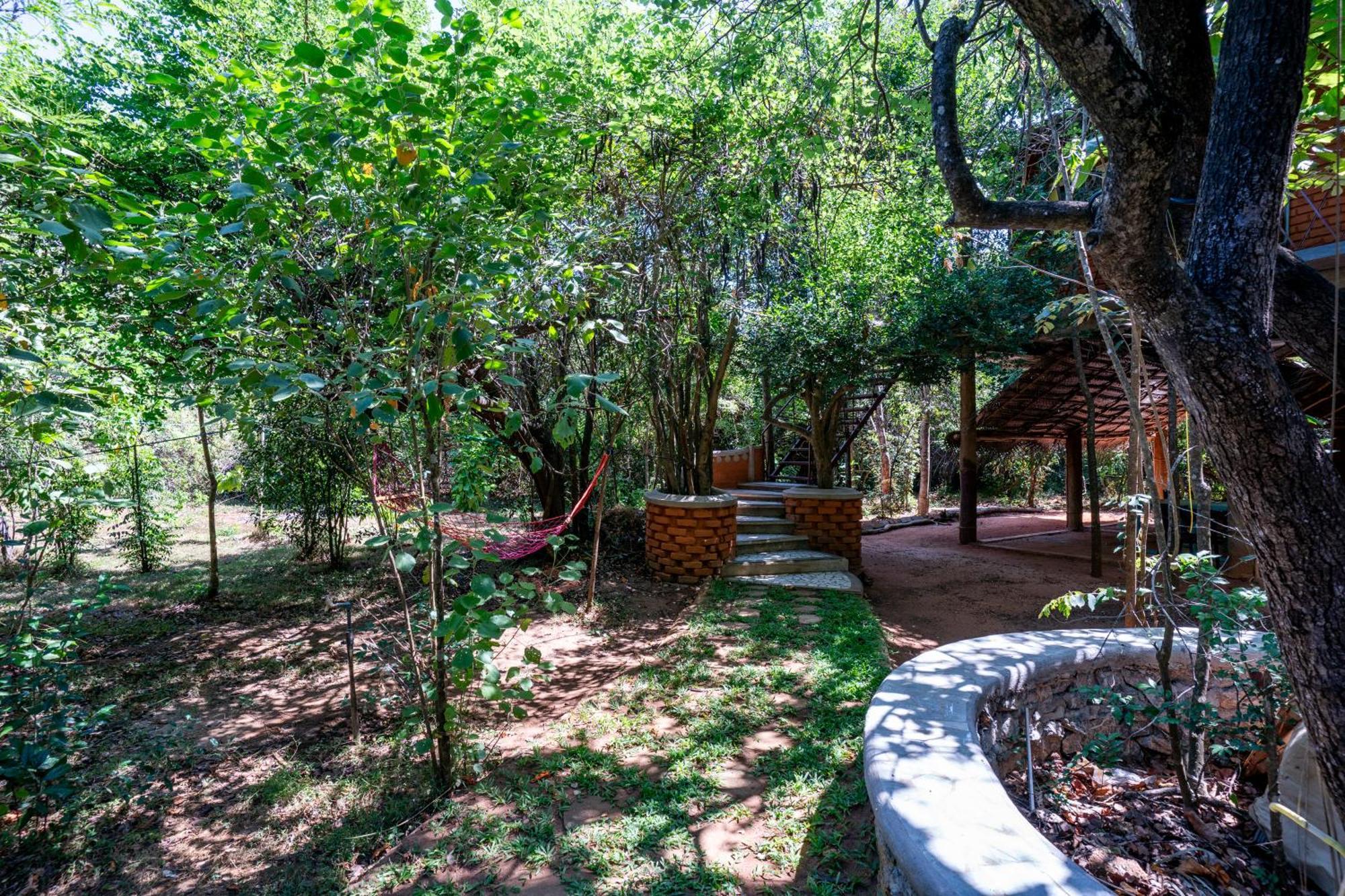 The Thick Forest Villa Sigiriya Buitenkant foto